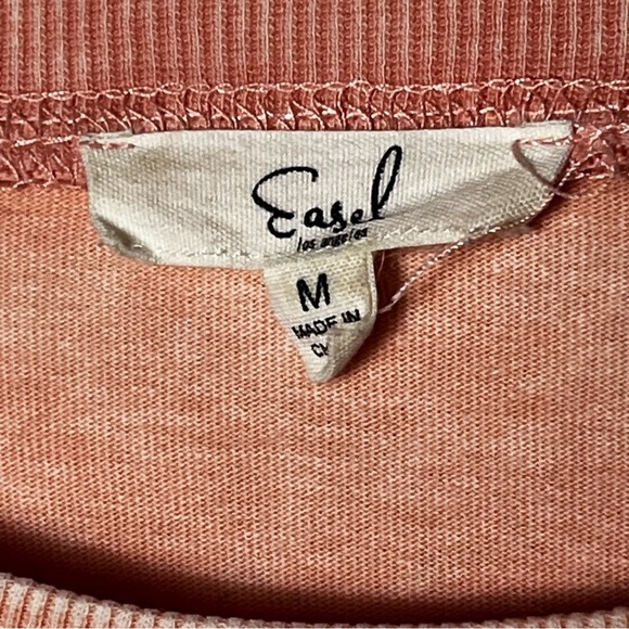 Easel | Peach Floral Patchwork Exposed Seam Oversized Long Sleeve Top, Medium - Picture 7 of 8